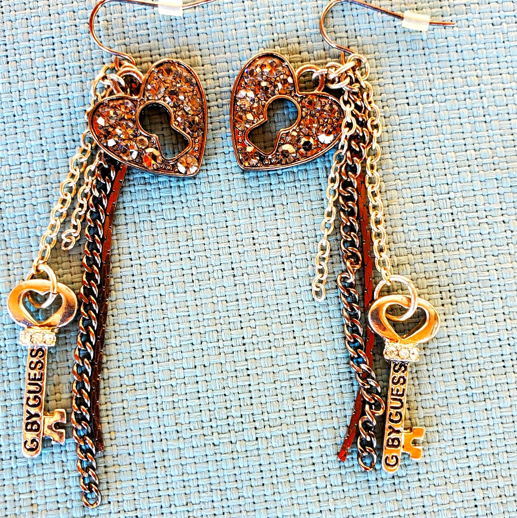 New G By Guess Keyhole Heart Dangle Earring